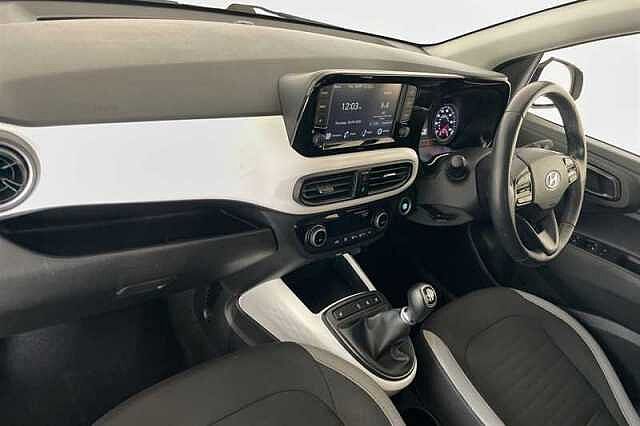 Hyundai I10 1.0 Premium Hatchback 5dr Petrol Manual Euro 6 (s/s) (67 ps) Silver