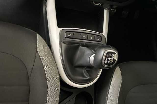 Hyundai I10 1.0 Premium Hatchback 5dr Petrol Manual Euro 6 (s/s) (67 ps) Silver