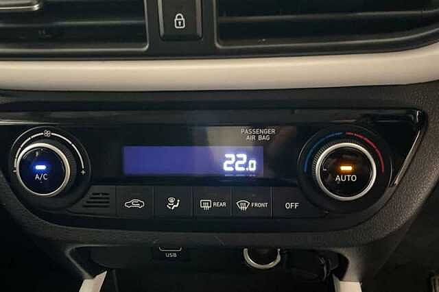 Hyundai I10 1.0 Premium Hatchback 5dr Petrol Manual Euro 6 (s/s) (67 ps) Silver