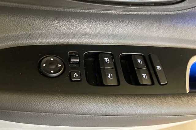 Hyundai BAYON 1.0 T-GDi MHEV Ultimate SUV 5dr Petrol Hybrid DCT Euro 6 (s/s) (100 ps) Blue