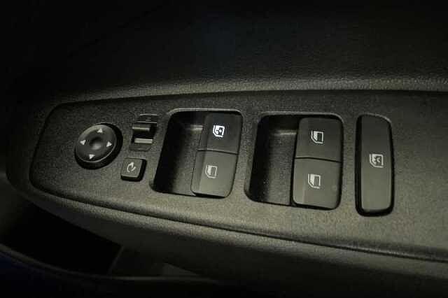 Hyundai i10 1.0 Premium Hatchback 5dr Petrol Auto Euro 6 (s/s) (63 ps)