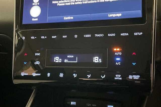 Hyundai TUCSON 1.6 h T-GDi SE Connect SUV 5dr Petrol Hybrid Auto Euro 6 (s/s) (230 ps) White