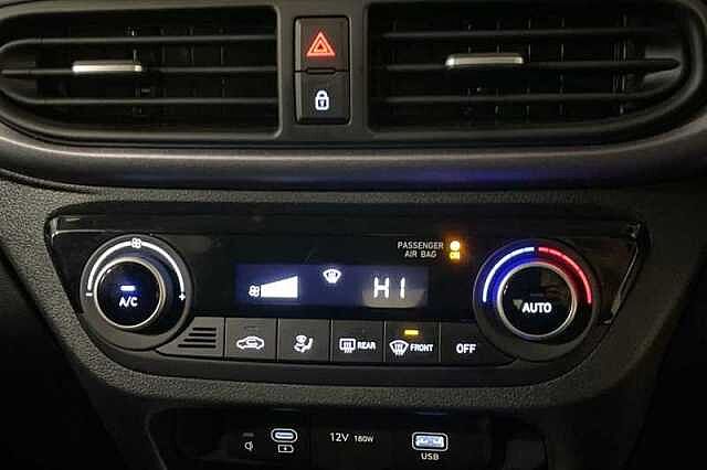 Hyundai i10 1.0 Premium Hatchback 5dr Petrol Auto Euro 6 (s/s) (63 ps)