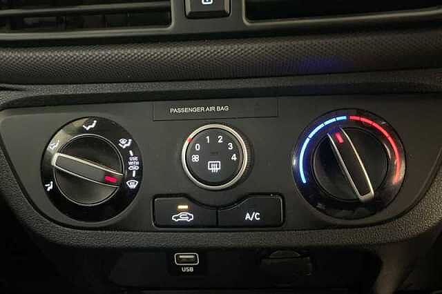 Hyundai i10 1.0 SE Connect Hatchback 5dr Petrol Manual Euro 6 (s/s) (67 ps)