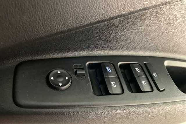 Hyundai i10 1.0 SE Connect Hatchback 5dr Petrol Manual Euro 6 (s/s) (67 ps)