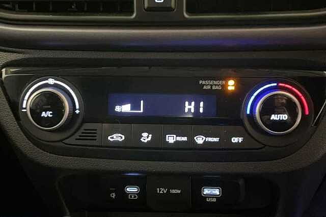 Hyundai i10 1.2 Premium Hatchback 5dr Petrol Auto Euro 6 (s/s) (79 ps)