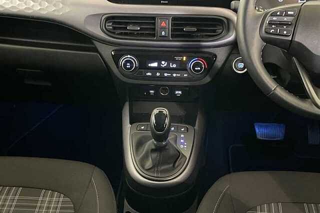 Hyundai i10 1.0 Premium Hatchback 5dr Petrol Auto Euro 6 (s/s) (63 ps)