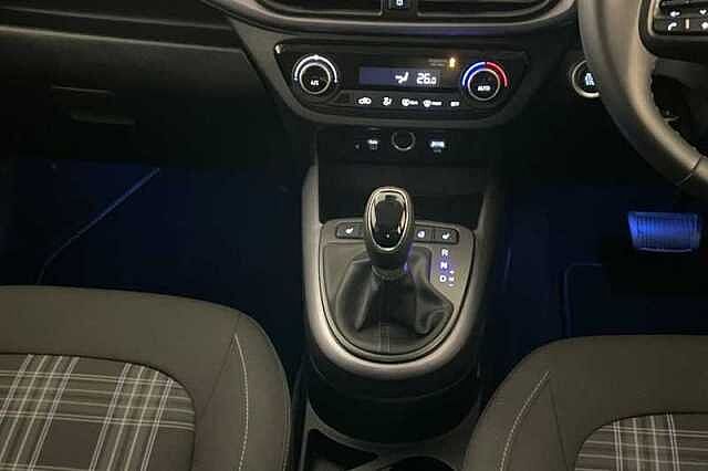 Hyundai I10 1.2 Premium Hatchback 5dr Petrol Auto Euro 6 (s/s) (79 ps) Black