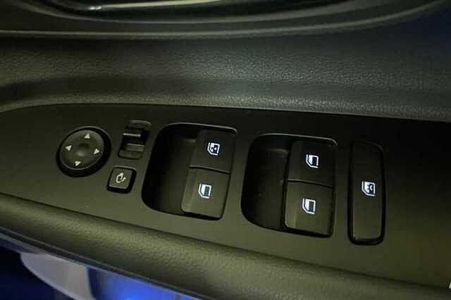 Hyundai BAYON 1.0 T-GDi MHEV Ultimate SUV 5dr Petrol Hybrid DCT Euro 6 (s/s) (120 ps) Blue