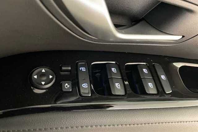 Hyundai TUCSON 1.6 h T-GDi Premium SUV 5dr Petrol Hybrid Auto Euro 6 (s/s) (230 ps) Silver