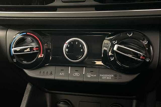 Hyundai KONA 1.0 T-GDi MHEV SE Connect SUV 5dr Petrol Hybrid Manual Euro 6 (s/s) (120 ps)