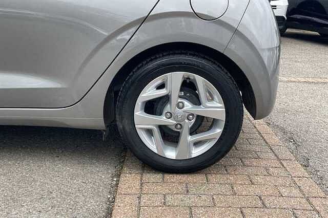 Hyundai i10 1.0 SE Connect Hatchback 5dr Petrol Auto Euro 6 (s/s) (67 ps)
