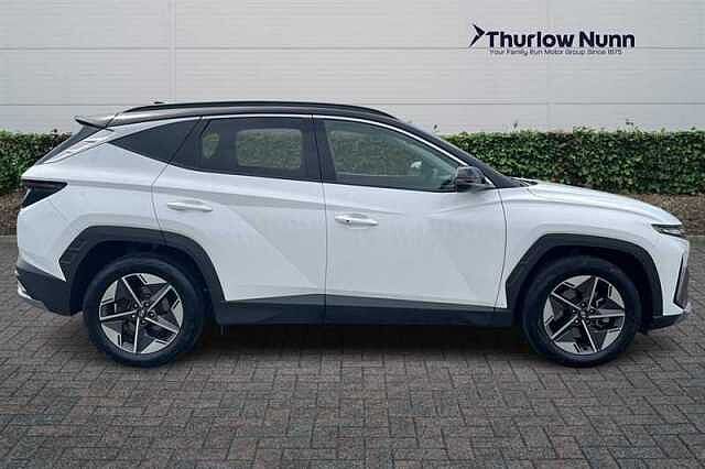 Hyundai TUCSON 1.6 T-GDi Premium SUV 5dr Petrol Manual Euro 6 (s/s) (160 ps) White