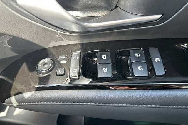 Hyundai TUCSON 1.6 h T-GDi Premium SUV 5dr Petrol Hybrid Auto Euro 6 (s/s) (230 ps) Grey