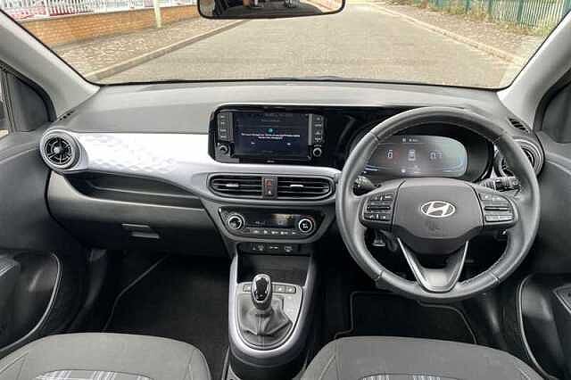 Hyundai i10 1.0 Premium Hatchback 5dr Petrol Auto Euro 6 (s/s) (63 ps)