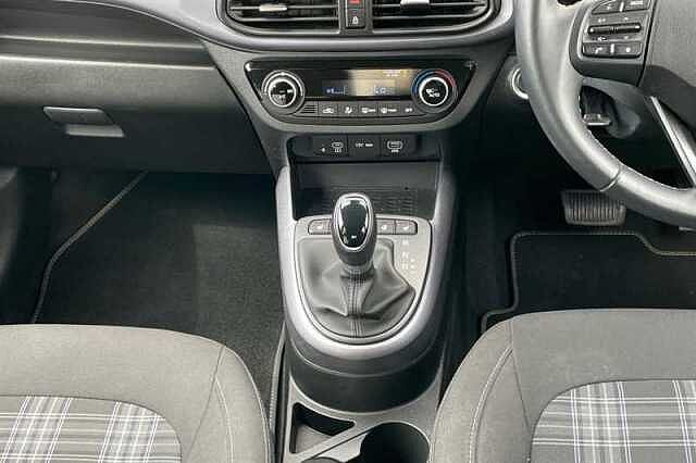 Hyundai i10 1.0 Premium Hatchback 5dr Petrol Auto Euro 6 (s/s) (63 ps)