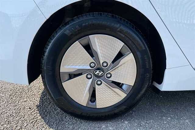 Hyundai IONIQ 1.6 h-GDi Premium Hatchback 5dr Petrol Hybrid DCT Euro 6 (s/s) (141 ps)