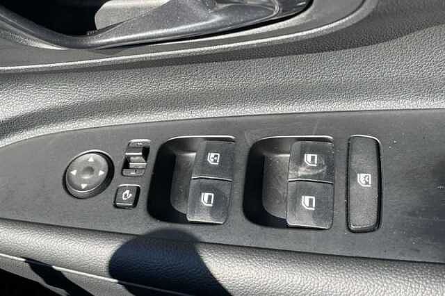 Hyundai BAYON 1.0 T-GDi MHEV Premium SUV 5dr Petrol Hybrid DCT Euro 6 (s/s) (100 ps)