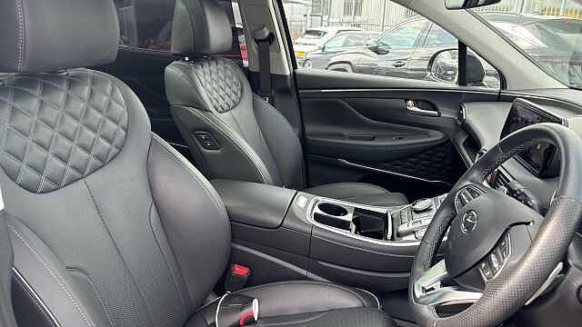 Hyundai SANTA FE ULTIMATE 1.6 TGDi Hybrid  4WD Auto Estate
