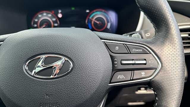 Hyundai SANTA FE ULTIMATE 1.6 TGDi Hybrid  4WD Auto Estate