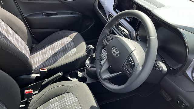 Hyundai i10 i10 1.2 Premium Hatchback 5dr Petrol Auto