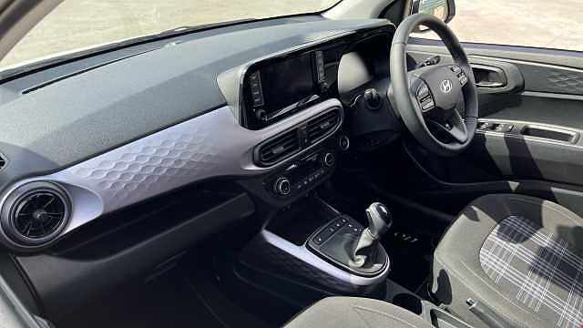 Hyundai i10 i10 1.2 Premium Hatchback 5dr Petrol Auto