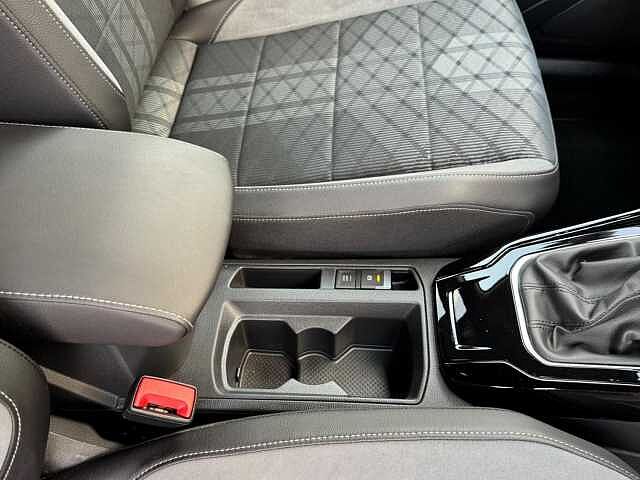 Volkswagen T-Roc 1.5 TSI R-Line DSG Euro 6 (s/s) 5dr