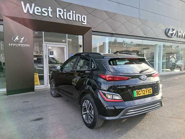 Hyundai KONA 39kWh SE Connect Auto 5dr (10.5kW Charger)