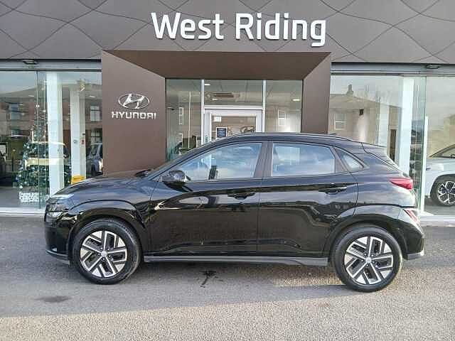 Hyundai KONA 39kWh SE Connect Auto 5dr (10.5kW Charger)