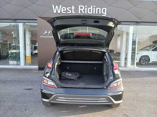 Hyundai KONA 39kWh SE Connect Auto 5dr (10.5kW Charger)