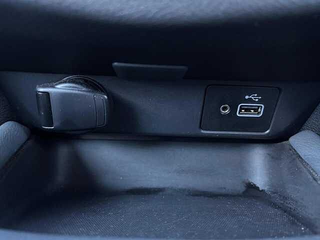 Nissan Juke 1.0 DIG-T N-Connecta DCT Auto Euro 6 (s/s) 5dr