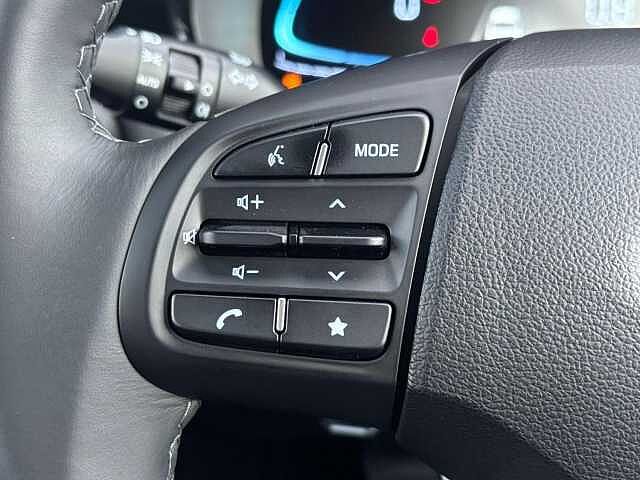 Hyundai I10 1.0 Advance Auto Euro 6 (s/s) 5dr Red