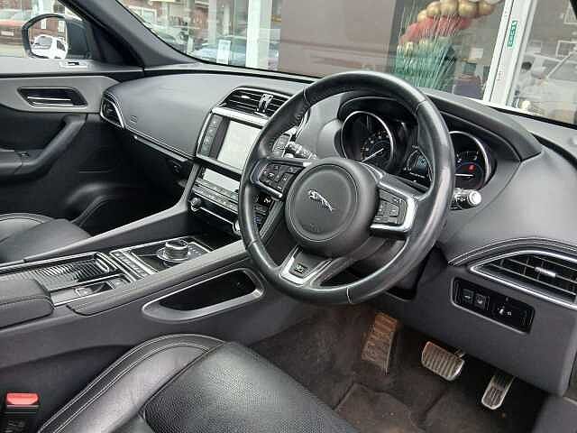 Jaguar F-PACE 2.0 D180 R-Sport Auto AWD Euro 6 (s/s) 5dr