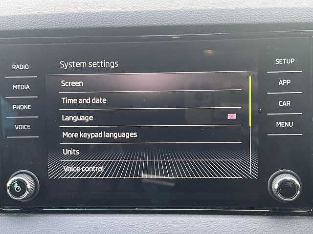 SKODA Karoq 1.6 TDI SE Euro 6 (s/s) 5dr
