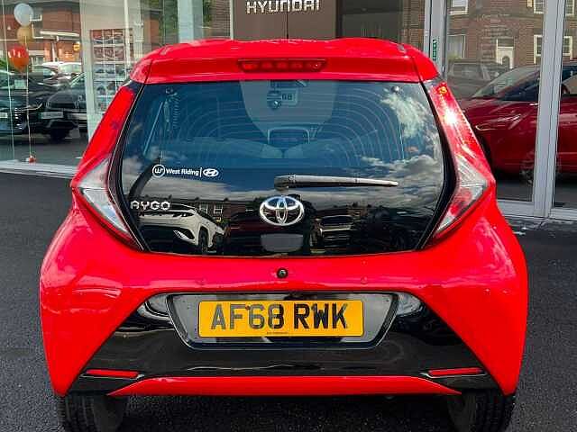 Toyota AYGO 1.0 VVT-i x-play Euro 6 5dr