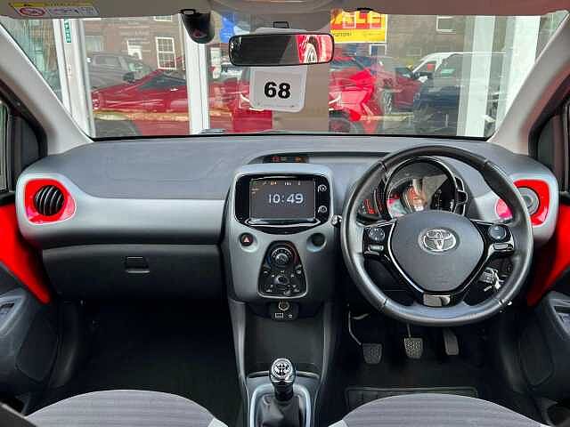 Toyota AYGO 1.0 VVT-i x-play Euro 6 5dr