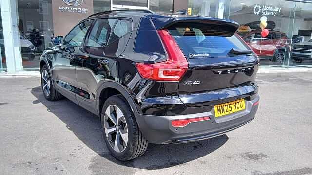 Volvo XC40 2.0 B3 MHEV Plus Dark DCT Auto Euro 6 (s/s) 5dr