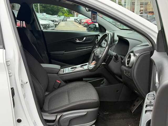 Hyundai KONA 64kWh Premium Auto 5dr (10.5kW Charger) White