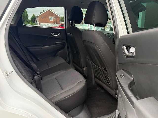 Hyundai KONA 64kWh Premium Auto 5dr (10.5kW Charger) White