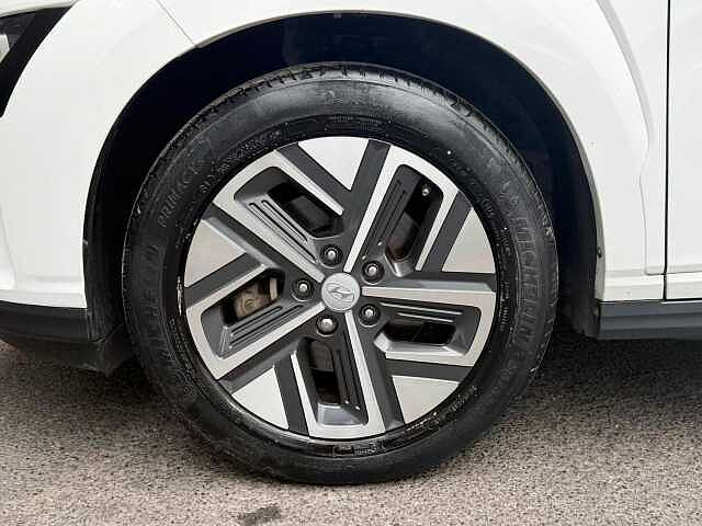 Hyundai KONA 64kWh Premium Auto 5dr (10.5kW Charger) White