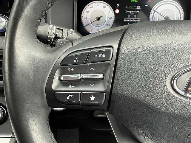 Hyundai KONA 39kWh Premium Auto 5dr (10.5kW Charger)