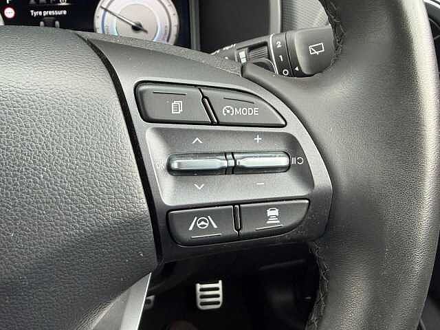 Hyundai KONA 39kWh Premium Auto 5dr (10.5kW Charger)