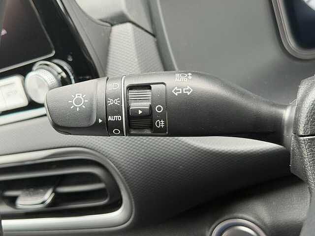 Hyundai KONA 39kWh Premium Auto 5dr (10.5kW Charger)