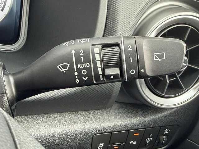 Hyundai KONA 39kWh Premium Auto 5dr (10.5kW Charger)