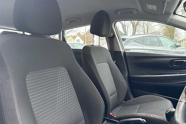 Hyundai I20 1.0T GDi 48V MHD SE Connect 5dr Black
