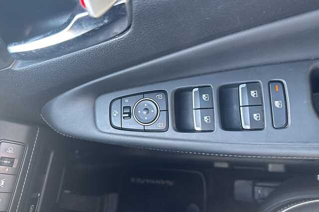 Hyundai SANTA FE 1.6 TGDi Hybrid Premium 5dr 4WD Auto Black