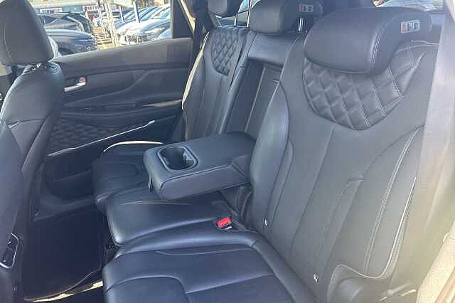 Hyundai SANTA FE 1.6 TGDi Hybrid Premium 5dr 4WD Auto Black