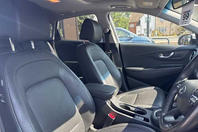 Hyundai KONA 1.6 GDi Hybrid Ultimate 5dr DCT White
