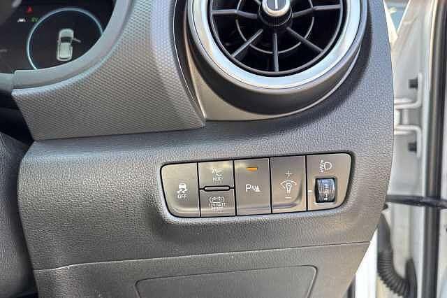 Hyundai KONA 1.6 GDi Hybrid Ultimate 5dr DCT White