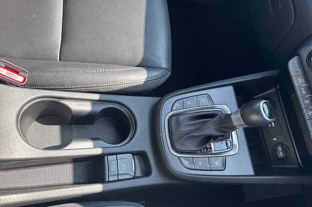 Hyundai KONA 1.6 GDi Hybrid Ultimate 5dr DCT White